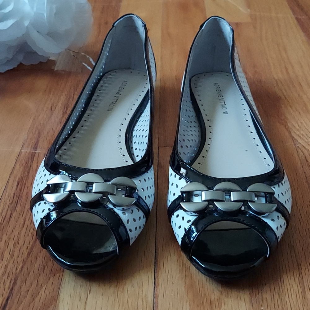 Adrienne Vittadini Alva Open Toed Flats Size 8.5 - Picture 4 of 17